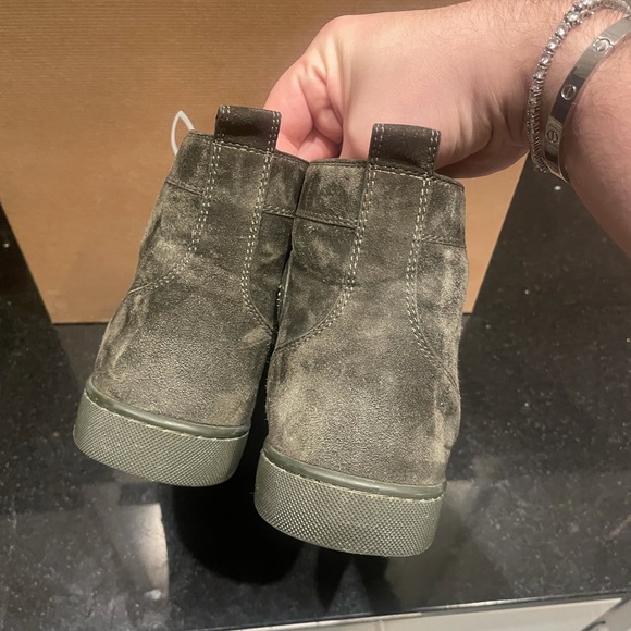 Men’s green suede high top louboutin sneakers - Picture 2 of 5